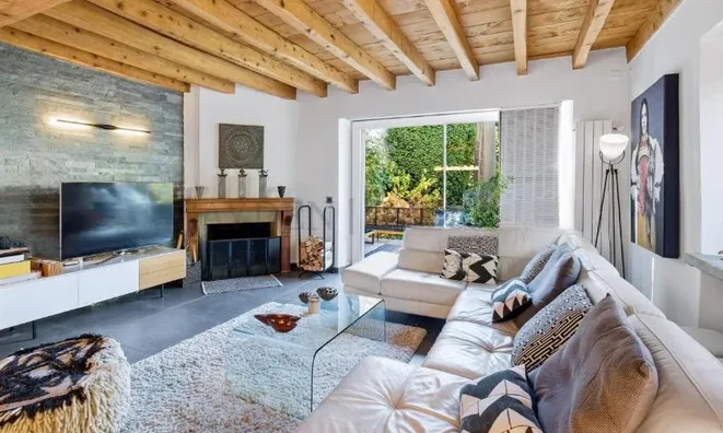 Недвижимость Single house 7 rooms: 11