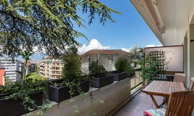 Недвижимость Apartment 3 rooms: 1