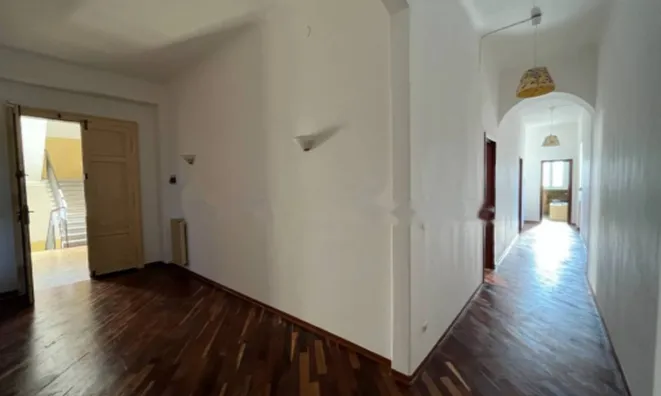 Недвижимость Трехкомнатная Центр Гориция: 1