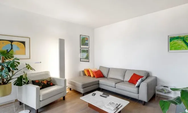 Недвижимость Apartment 3 rooms: 4