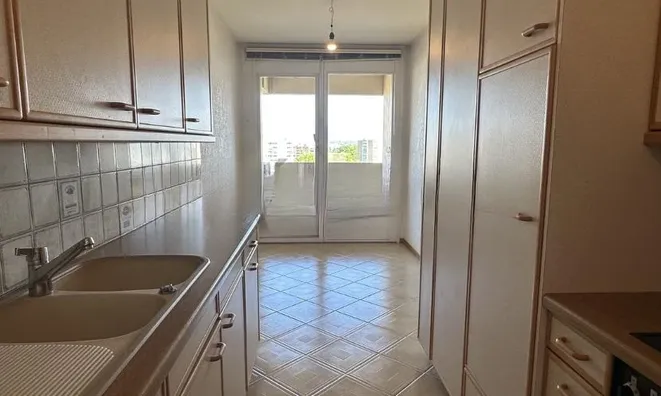 Недвижимость Apartment 5 rooms: 5