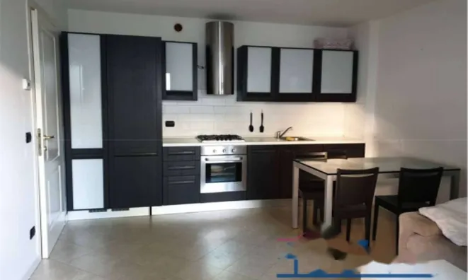 Недвижимость Двухкомнатная квартира в центре: 1