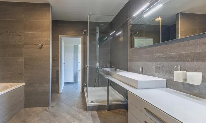 Недвижимость Apartment 5 rooms: 3