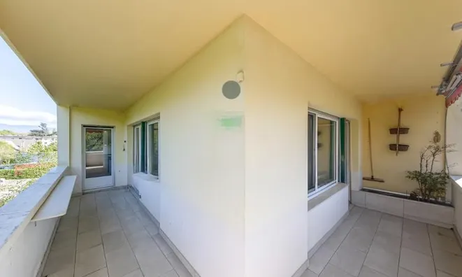 Недвижимость Apartment 5 rooms: 7