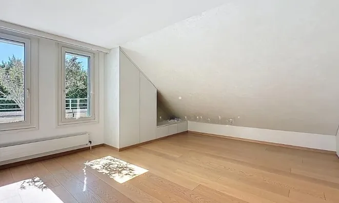 Недвижимость Attic flat 6.5 rooms: 9