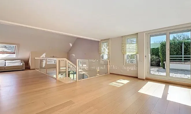 Недвижимость Attic flat 6.5 rooms: 10