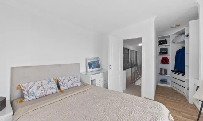 Недвижимость Single house 12 rooms: 8