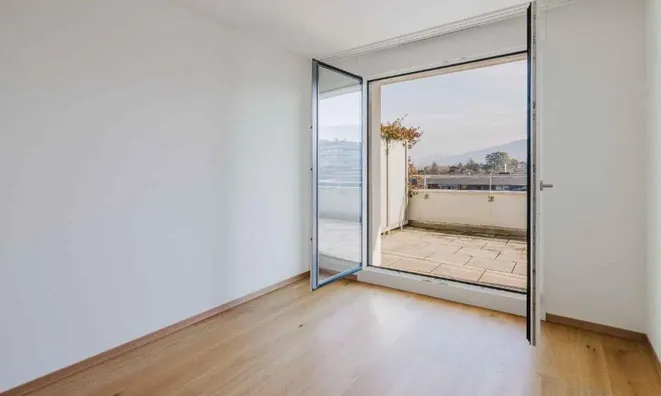 Недвижимость Attic flat 5 rooms: 6