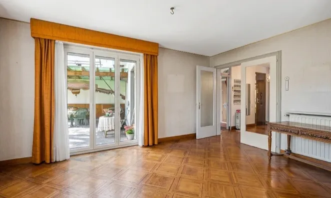 Недвижимость Bifamiliar house 7 rooms: 8