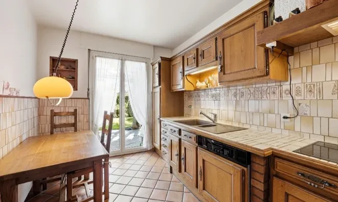 Недвижимость Bifamiliar house 7 rooms: 9