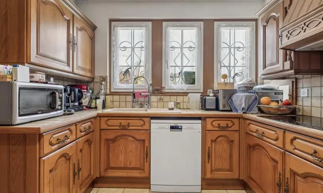 Недвижимость Single house 10 rooms: 8
