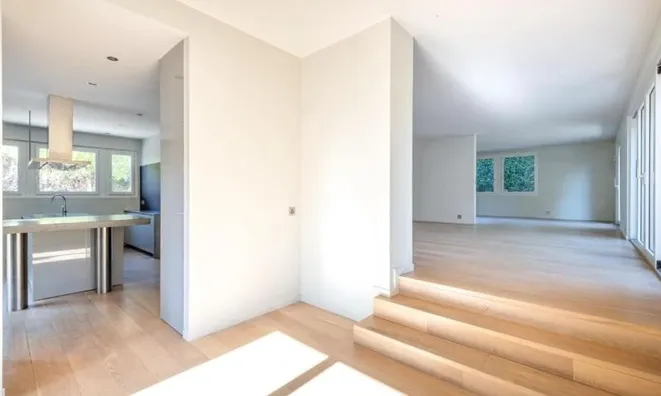 Недвижимость Single house: 3