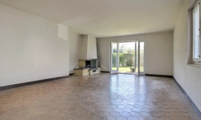 Недвижимость Single house 5 rooms: 4