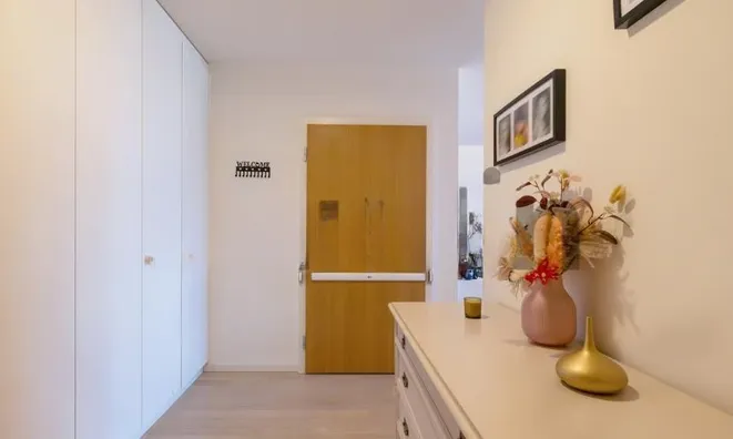 Недвижимость Apartment 4 rooms: 3