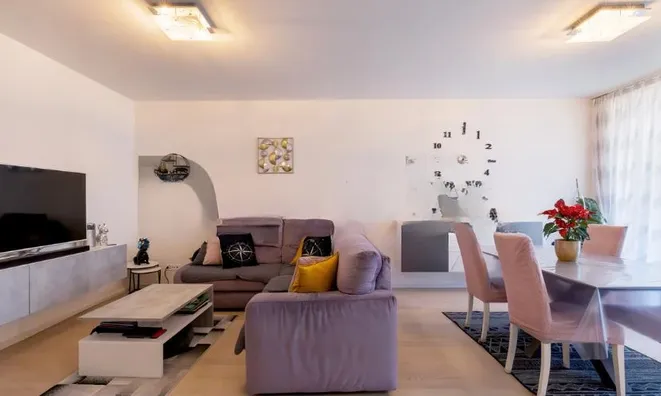 Недвижимость Apartment 4 rooms: 4