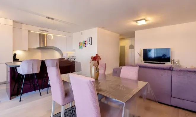 Недвижимость Apartment 4 rooms: 5