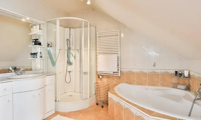 Недвижимость Single house 7 rooms: 11