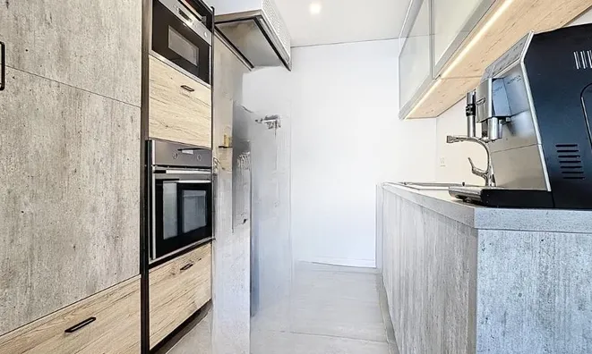 Недвижимость Apartment 2.5 rooms: 2