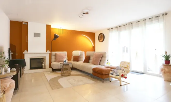 Недвижимость Apartment 5 rooms: 2