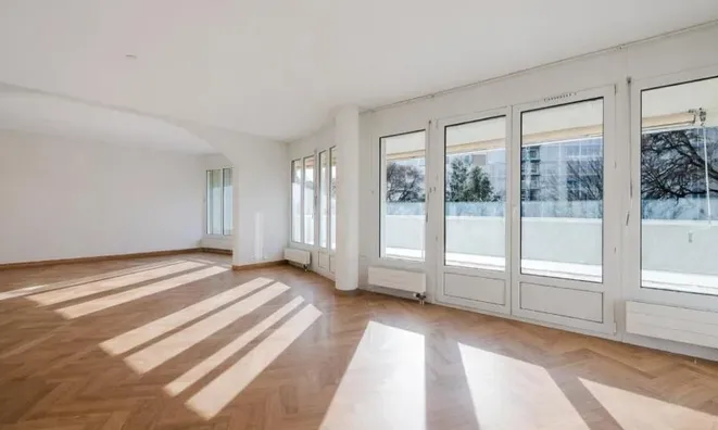 Недвижимость Apartment 5 rooms: 3
