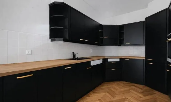 Недвижимость Apartment 5 rooms: 4