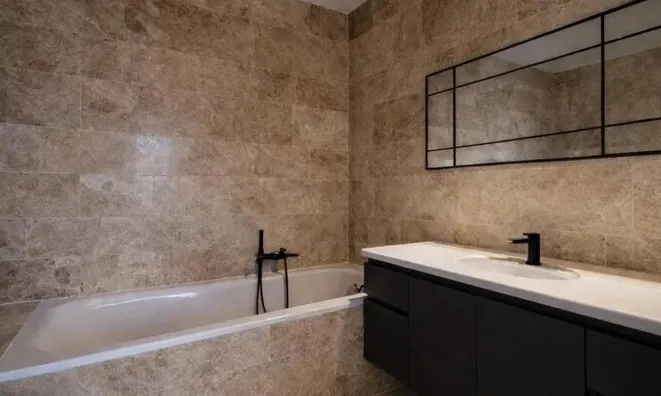 Недвижимость Apartment 5 rooms: 6