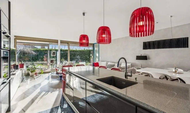 Недвижимость Apartment 6 rooms: 6