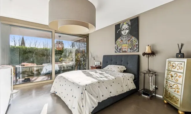 Недвижимость Apartment 6 rooms: 8