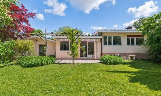 Недвижимость Row house 6 rooms: 1