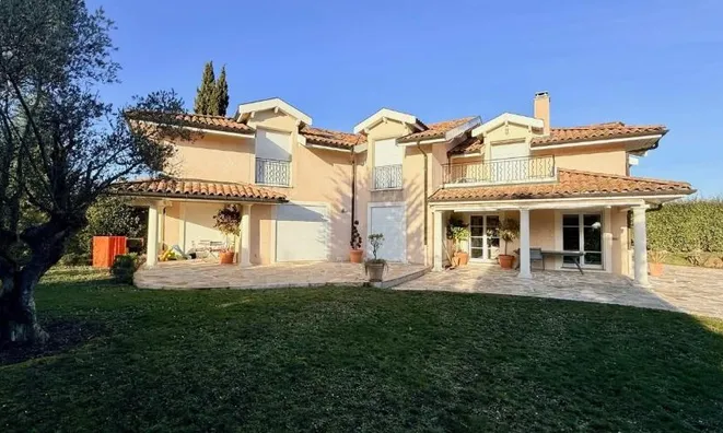 Недвижимость Single house 10 rooms: 2