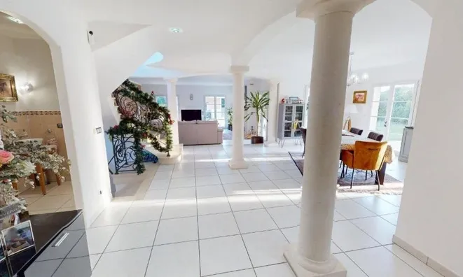Недвижимость Single house 10 rooms: 3