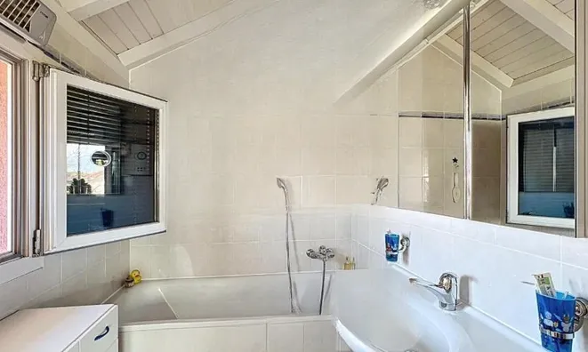 Недвижимость Row house 5 rooms: 6