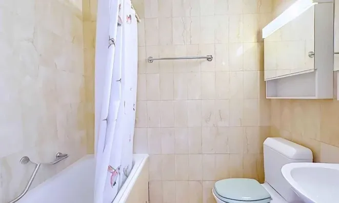 Недвижимость Apartment 4 rooms: 9