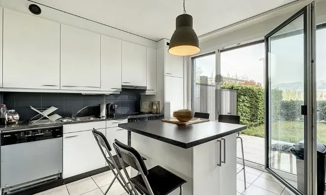 Недвижимость Apartment 4 rooms: 5