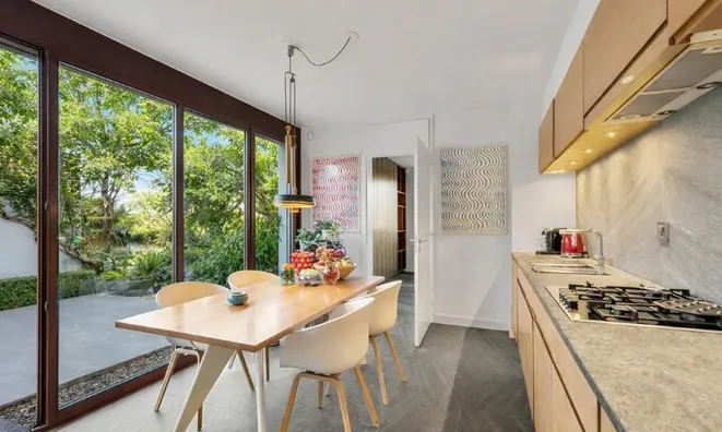 Недвижимость Single house 12 rooms: 8