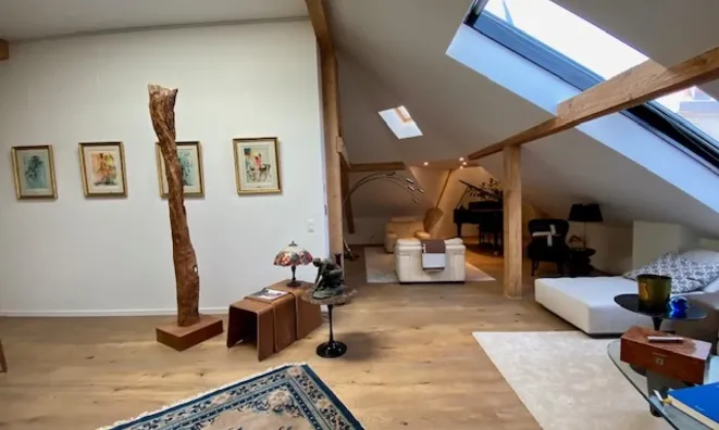 Недвижимость Attic flat 6.5 rooms: 6