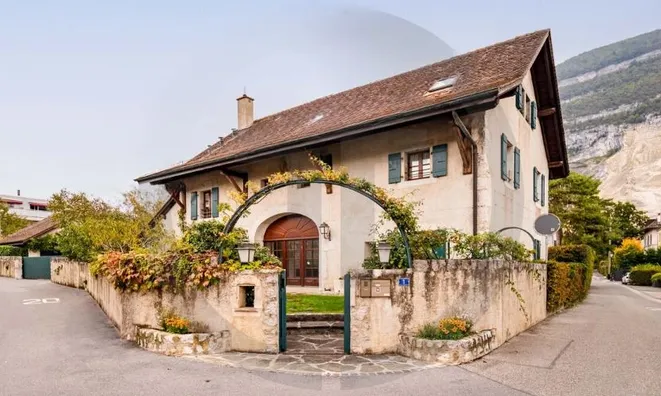 Недвижимость Single house 10 rooms: 1