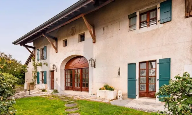 Недвижимость Single house 10 rooms: 2