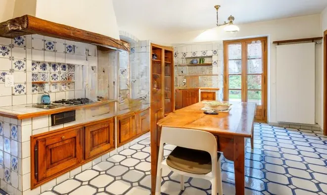 Недвижимость Single house 10 rooms: 8