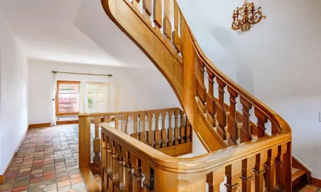 Недвижимость Single house 10 rooms: 9