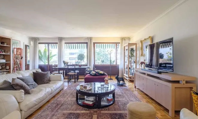 Недвижимость Apartment 6 rooms: 1