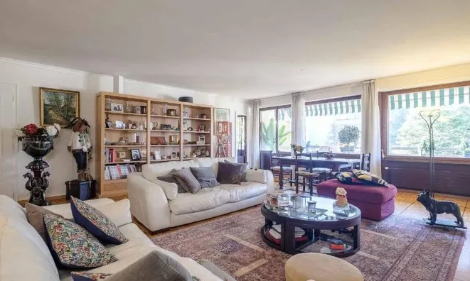 Недвижимость Apartment 6 rooms: 3