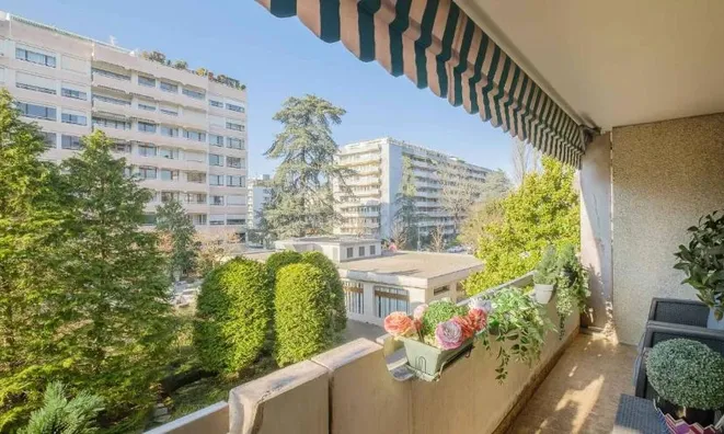 Недвижимость Apartment 6 rooms: 4