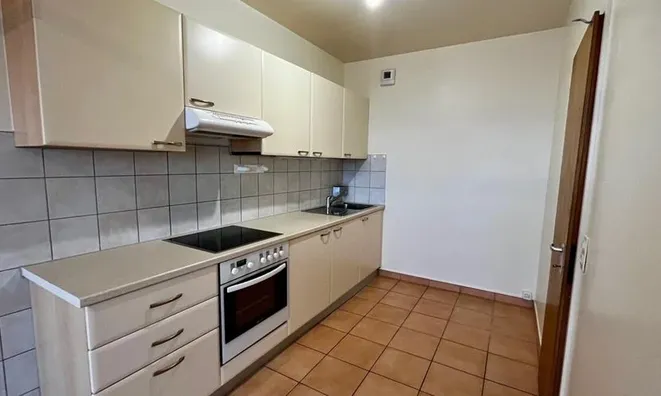 Недвижимость Apartment 5 rooms: 4