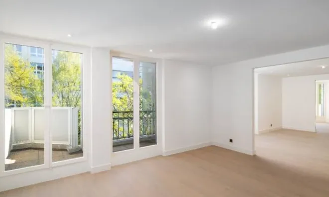 Недвижимость Apartment 8 rooms: 3