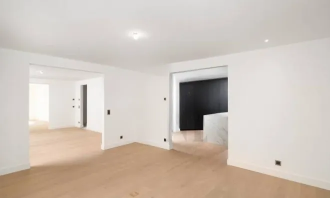 Недвижимость Apartment 8 rooms: 5