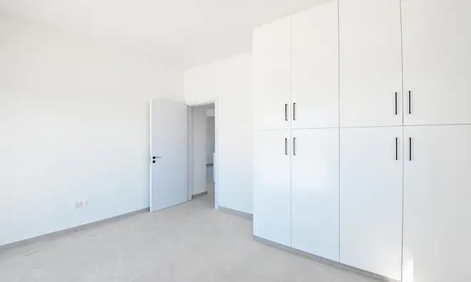 Недвижимость 3 Bedrooms Apartment For sale in Leivadia, Larnaca: 4