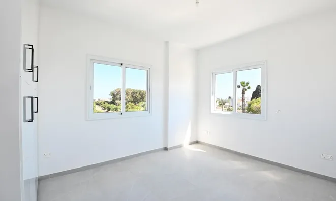 Недвижимость 3 Bedrooms Apartment For sale in Leivadia, Larnaca: 5