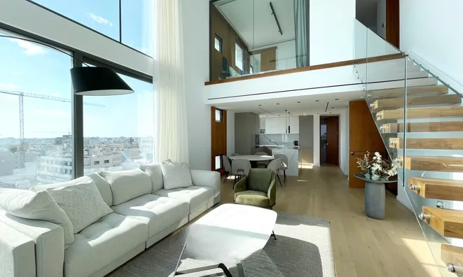 Недвижимость 3 Bedroom Apartment For sale in Larnaca City: 2