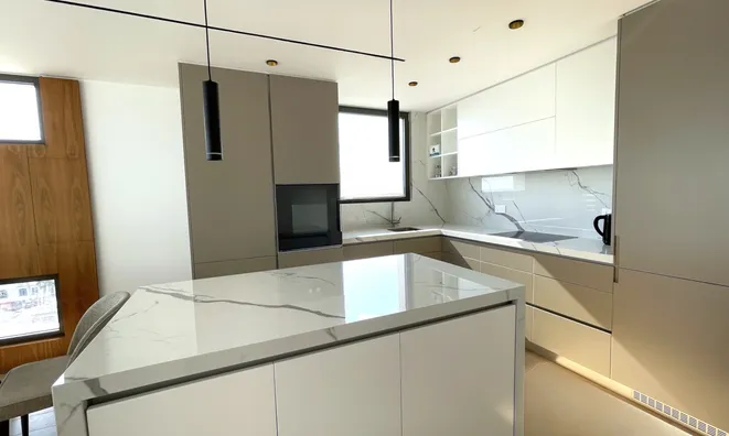 Недвижимость 3 Bedroom Apartment For sale in Larnaca City: 3